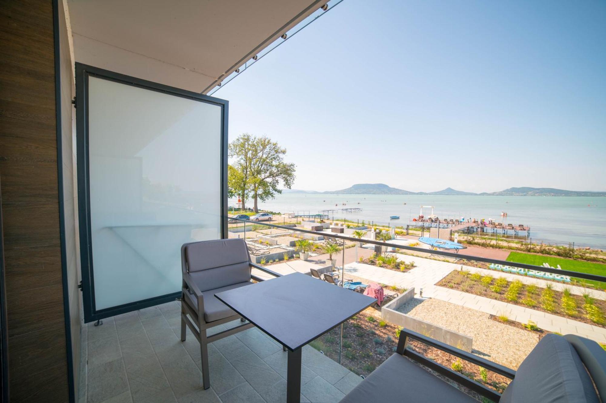 Sunset Resort - Lakeside Apartment Fonyod Ngoại thất bức ảnh