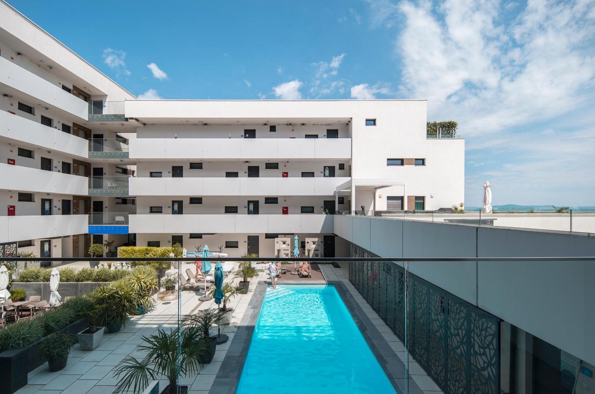 Sunset Resort - Lakeside Apartment Fonyod Ngoại thất bức ảnh