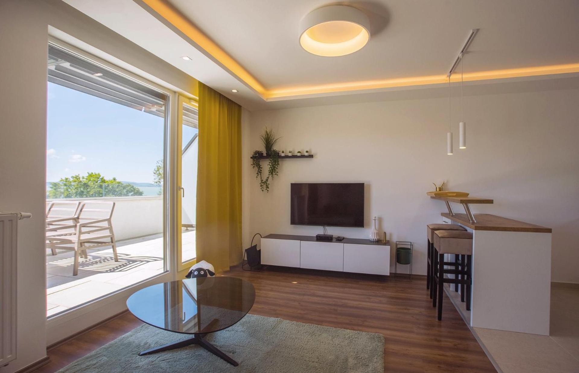 Sunset Resort - Lakeside Apartment Fonyod Ngoại thất bức ảnh