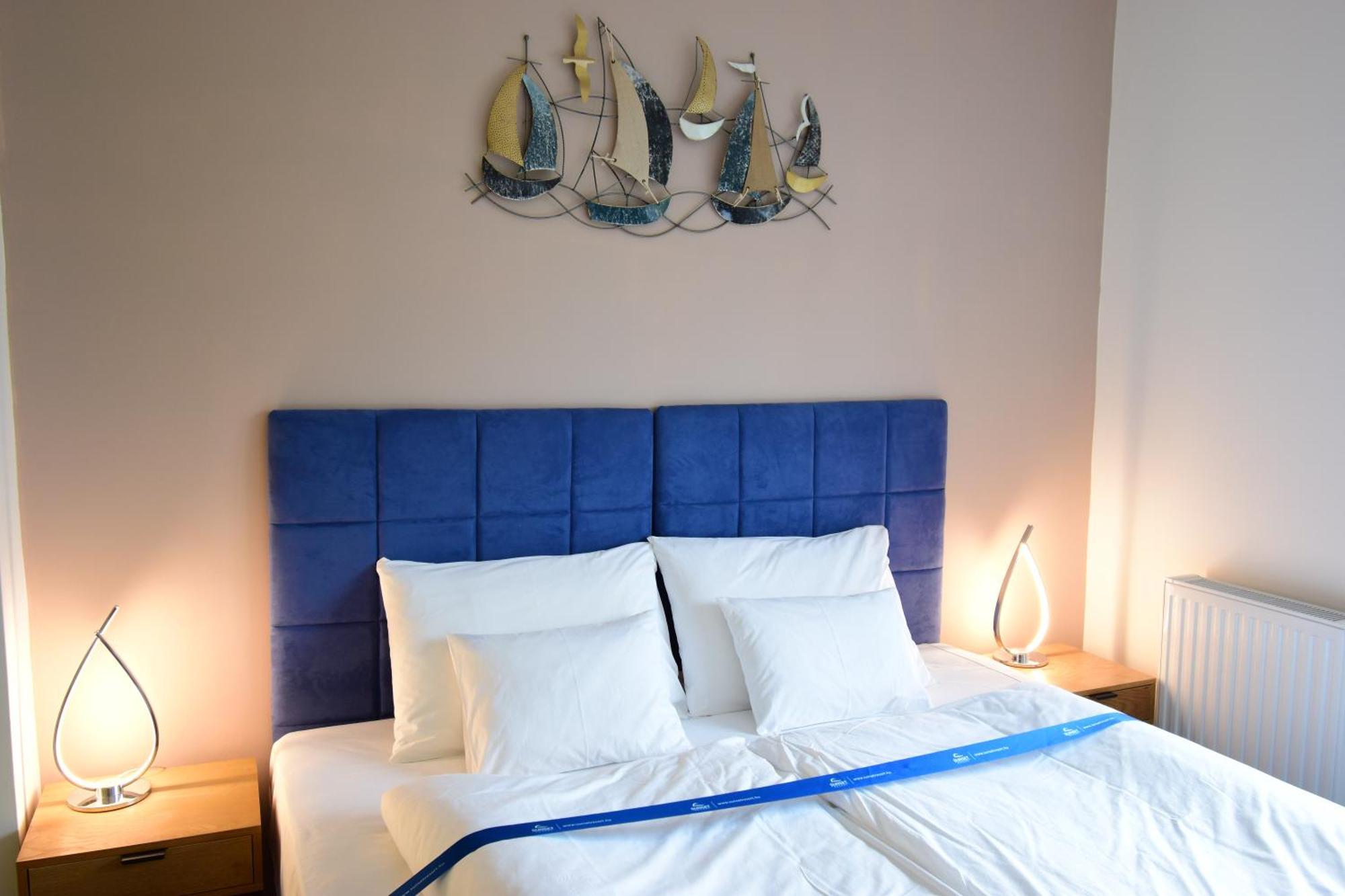 Sunset Resort - Lakeside Apartment Fonyod Ngoại thất bức ảnh