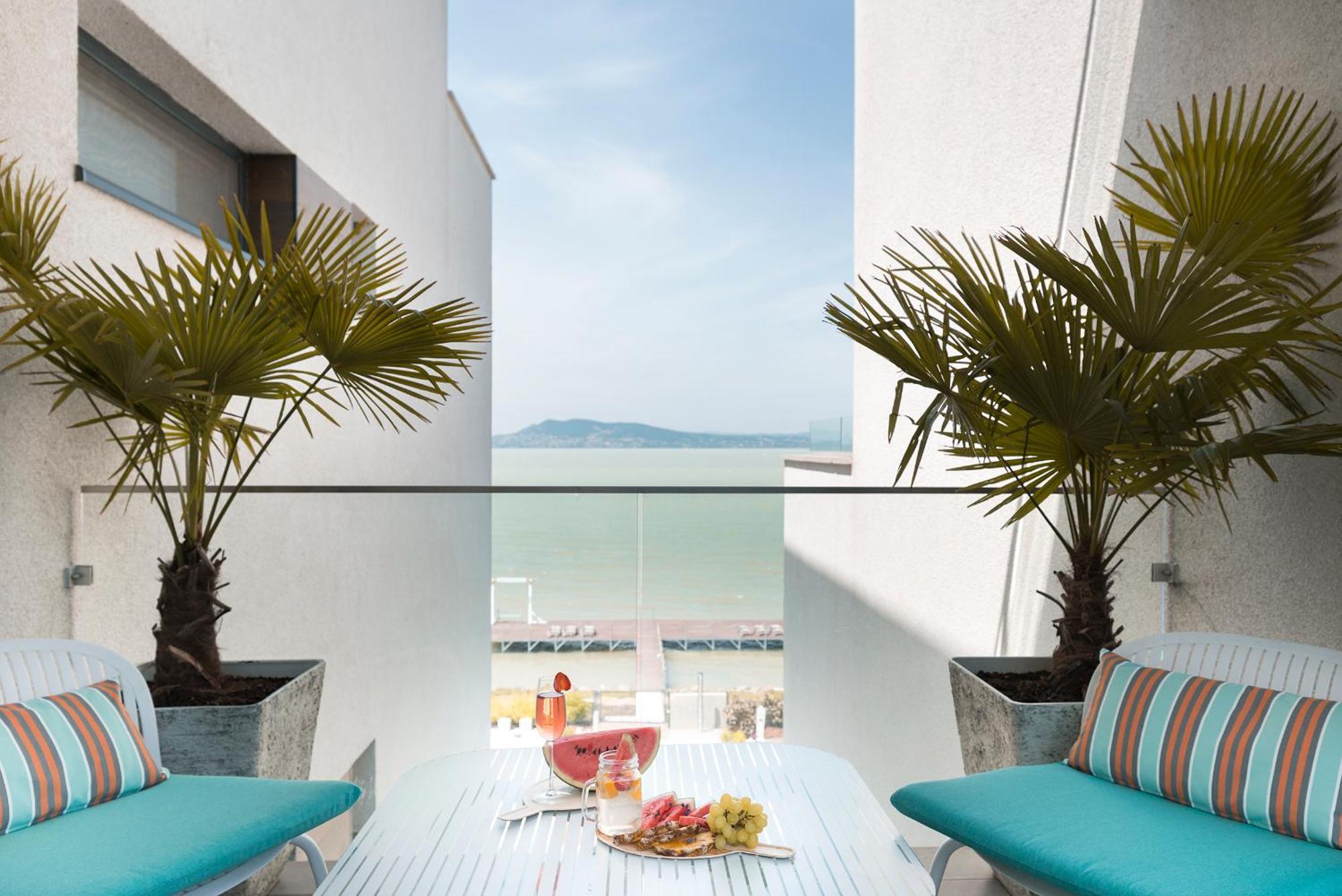 Sunset Resort - Lakeside Apartment Fonyod Ngoại thất bức ảnh