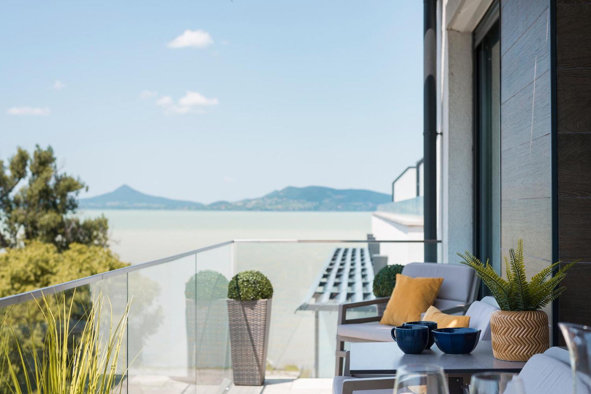 Sunset Resort - Lakeside Apartment Fonyod Ngoại thất bức ảnh