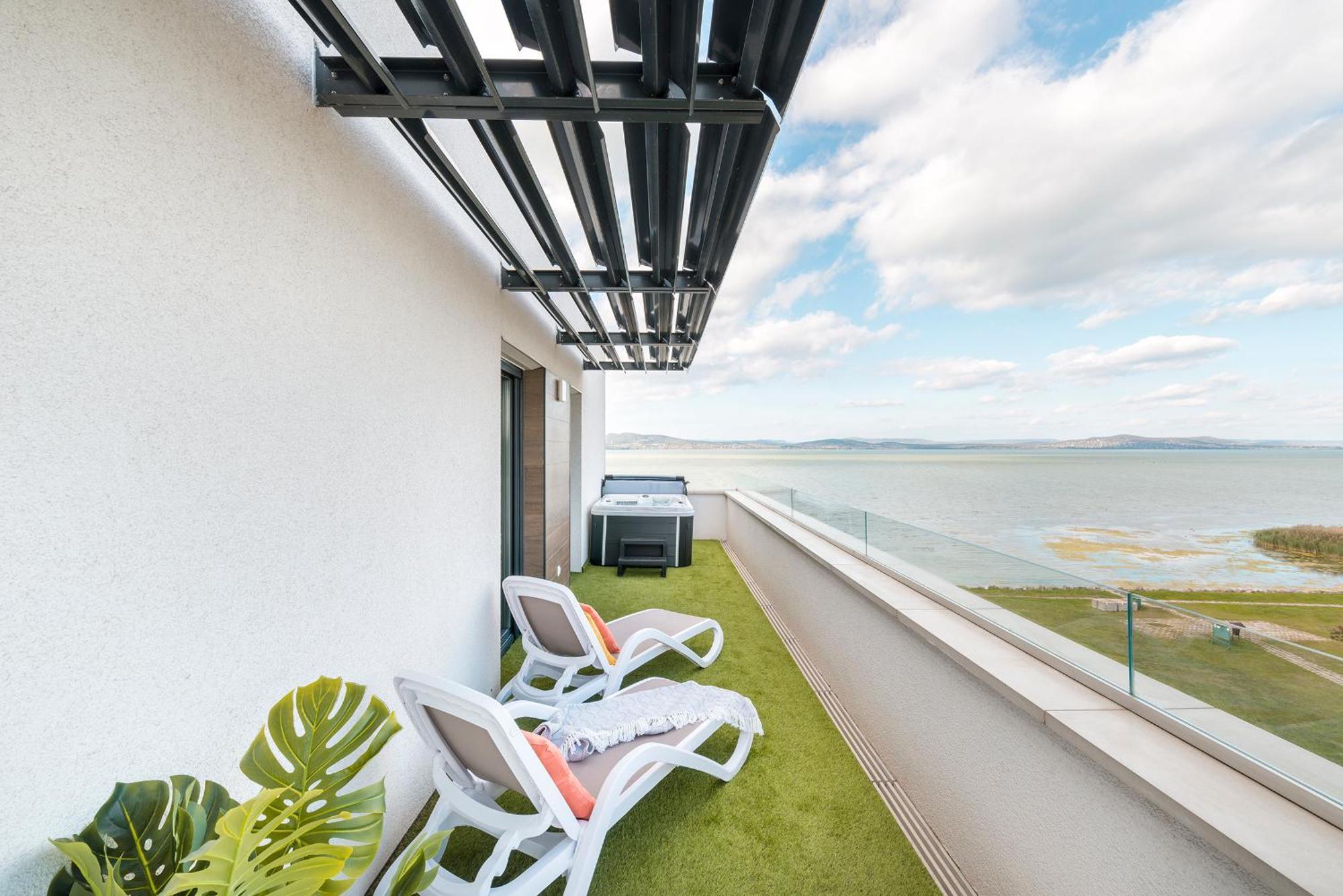 Sunset Resort - Lakeside Apartment Fonyod Ngoại thất bức ảnh